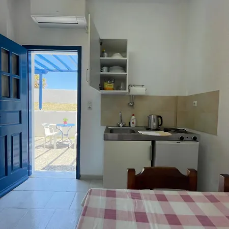 Thalassitis Coastal * Perivolos (Santorini)