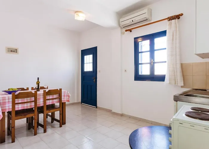 Thalassitis Coastal * Perivolos