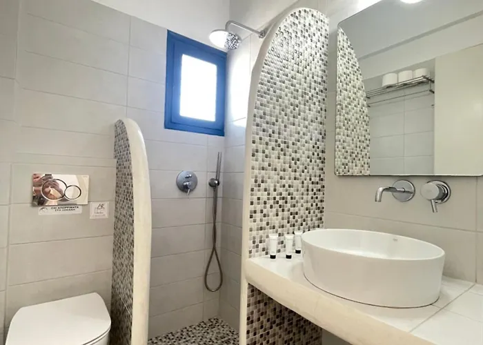 Thalassitis Coastal * Perivolos