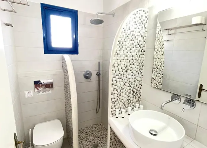 Thalassitis Coastal * Perivolos