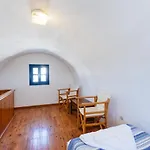 Thalassitis Coastal Apartment Perivolos (Santorini)